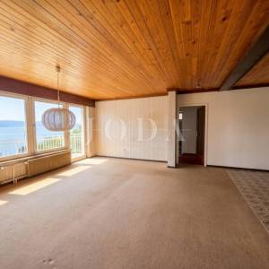 Novi Vinodolski-kuća u blizini mora