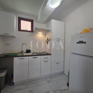 Novi Vinodolski, novogradnja sa tri stana