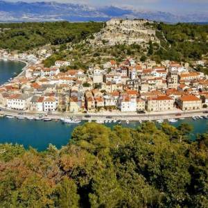 NOVIGRAD Građevinska parcela sa pogledom - 4000m2