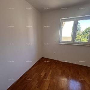 Novigrad – prostran četverosoban stan, 76 m², 200 m od mora i plaže Karpinjan