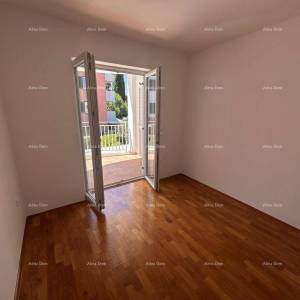 Novigrad – prostran četverosoban stan, 76 m², 200 m od mora i plaže Karpinjan