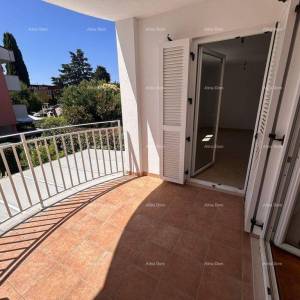 Novigrad – prostran četverosoban stan, 76 m², 200 m od mora i plaže Karpinjan