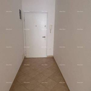 Novigrad – prostran četverosoban stan, 76 m², 200 m od mora i plaže Karpinjan