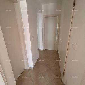 Novigrad – prostran četverosoban stan, 76 m², 200 m od mora i plaže Karpinjan