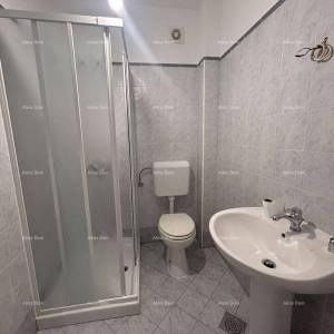 Novigrad – prostran četverosoban stan, 76 m², 200 m od mora i plaže Karpinjan