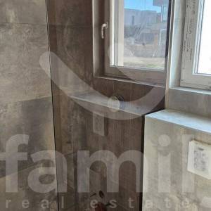 NOVOGRADNJA, APARTMAN NA DRUGOM KATU SA POGLEDOM NA MORE