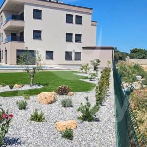 NOVOGRADNJA, APARTMAN NA DRUGOM KATU SA POGLEDOM NA MORE