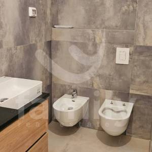 NOVOGRADNJA, APARTMAN NA DRUGOM KATU SA POGLEDOM NA MORE