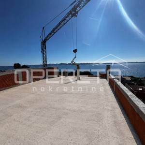 Novogradnja -Trosoban stan s privatnim liftom i krovnom terasom, Kožino, Zadar