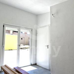 NOVOIZGRAĐENA KAMENA KUĆA SA BAZENOM