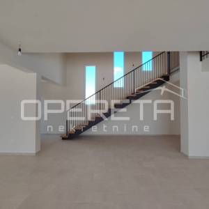 Novoizgrađena Vila s bazenom 187 m2, parcela 1.852 m2, Zemunik Gornji, Zadar