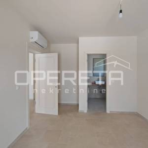 Novoizgrađena Vila s bazenom 187 m2, parcela 1.852 m2, Zemunik Gornji, Zadar
