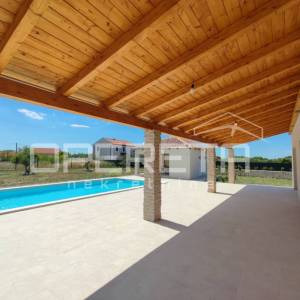 Novoizgrađena Vila s bazenom 187 m2, parcela 1.852 m2, Zemunik Gornji, Zadar