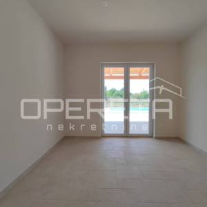 Novoizgrađena Vila s bazenom 187 m2, parcela 1.852 m2, Zemunik Gornji, Zadar