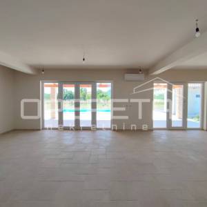 Novoizgrađena Vila s bazenom 187 m2, parcela 1.852 m2, Zemunik Gornji, Zadar