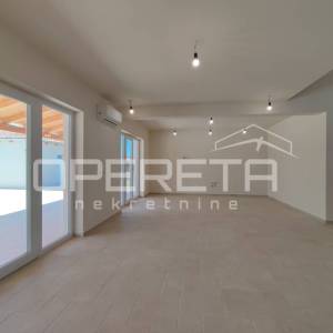 Novoizgrađena Vila s bazenom 187 m2, parcela 1.852 m2, Zemunik Gornji, Zadar
