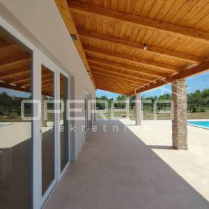 Novoizgrađena Vila s bazenom 187 m2, parcela 1.852 m2, Zemunik Gornji, Zadar