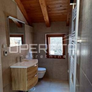 Novouređena kuća s 3 apartmana, Skradin