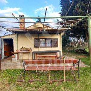 OAZA MIRA I PRIRODE - PRODAJA SAVRŠENE POLJOPRIVREDNE PARCELE SA KUĆOM