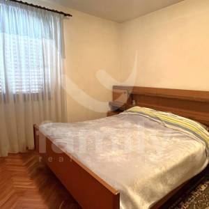 OBITELJSKA KUĆA SA PROSTRANOM OKUĆNICOM