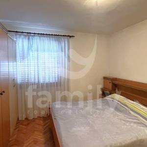 OBITELJSKA KUĆA SA PROSTRANOM OKUĆNICOM