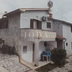 Obiteljska kuća sa tri stana,POREČ okolica
