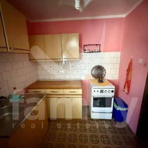 OBITELJSKO IMANJE U LAĐEVCU – DVIJE KUĆE, PODRUMI, POMOĆNI OBJEKTI I OKUĆNICE
