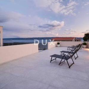 OMIŠ (OKOLICA) - Luksuzna vila na atraktivnoj lokaciji s predivnim pogledom na more