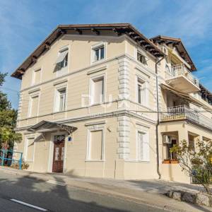 Opatija, centar, dvosobni stan, najam, 51m2, 300m od mora 