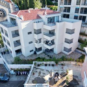 OPATIJA, CENTAR- penthouse 218,82m², DB+3S, s panoramskim pogledom na more 200m od plaže - S9