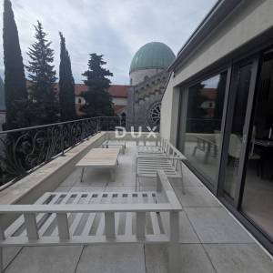 OPATIJA, CENTAR- penthouse 218,82m², DB+3S, s panoramskim pogledom na more 200m od plaže - S9