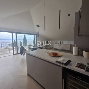 OPATIJA, CENTAR- penthouse 218,82m², DB+3S, s panoramskim pogledom na more 200m od plaže - S9