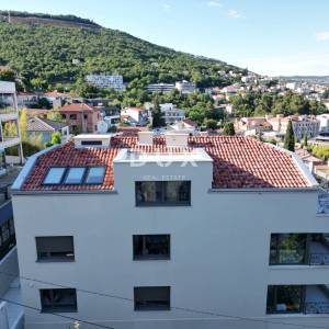 OPATIJA, CENTAR- penthouse 218,82m², DB+3S, s panoramskim pogledom na more 200m od plaže - S9
