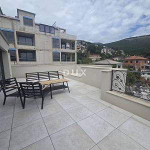 OPATIJA, CENTAR- penthouse 218,82m², DB+3S, s panoramskim pogledom na more 200m od plaže - S9