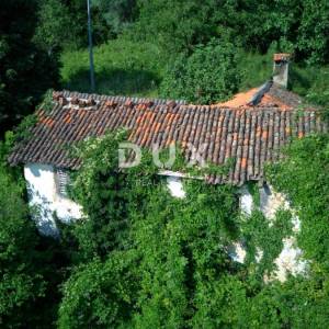 OPATIJA, DOBREĆ - Građevinsko zemljište sa starinom i pripojenom zelenom zonom , 4747m2