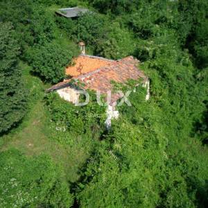 OPATIJA, DOBREĆ - Građevinsko zemljište sa starinom i pripojenom zelenom zonom , 4747m2