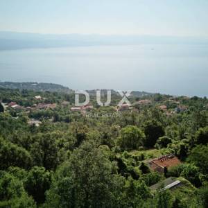 OPATIJA, DOBREĆ - Građevinsko zemljište s panoramskim pogledom na more i cijeli zaljev, 2088m2