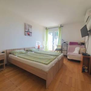 Opatija, Ičići, stan, 62m2, drugi red do mora