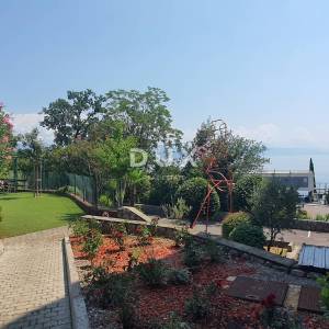 Opatija, Ičići, stan, 62m2, drugi red do mora