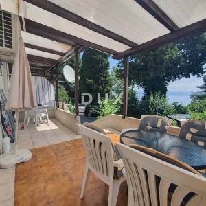Opatija, Ičići, stan, 62m2, drugi red do mora
