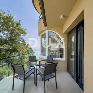 OPATIJA, LOVRAN - ekskluzivan stan s panoramskim pogledom i bazenom