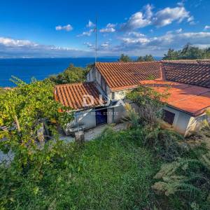 OPATIJA, LOVRAN - Prekrasna starina s panoramskim pogledom i 1800m2 zemljišta