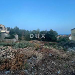 OPATIJA, MATULJI- građevinsko zemljište 680m2 s pogledom na more za stambenu zgradu– stanove ili poslovno- stambenu zgradu/ obi...