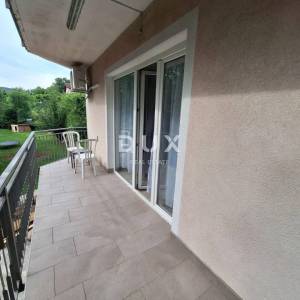 OPATIJA, MATULJI- namješten stan 64m2, DB+2S, prizemlje u blizini svih sadržaja 