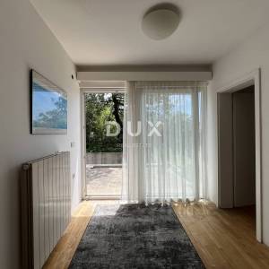 OPATIJA, MATULJI – unikatna obiteljska vila s bazenom i panoramskim pogledom