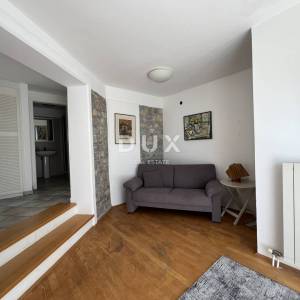 OPATIJA, MATULJI – unikatna obiteljska vila s bazenom i panoramskim pogledom