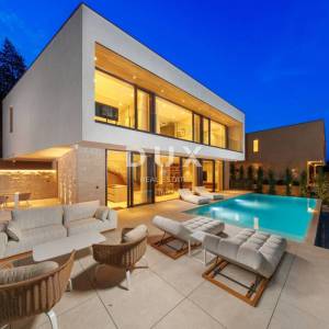 OPATIJA, MOŠĆENIČKA DRAGA - luksuzna vila s bazenom na vrh poziciji s panoramskim pogledom na more