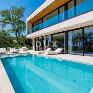 OPATIJA, MOŠĆENIČKA DRAGA - luksuzna vila s bazenom na vrh poziciji s panoramskim pogledom na more