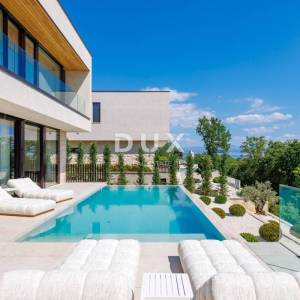 OPATIJA, MOŠĆENIČKA DRAGA - luksuzna vila s bazenom na vrh poziciji s panoramskim pogledom na more