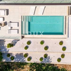 OPATIJA, MOŠĆENIČKA DRAGA - luksuzna vila s bazenom na vrh poziciji s panoramskim pogledom na more